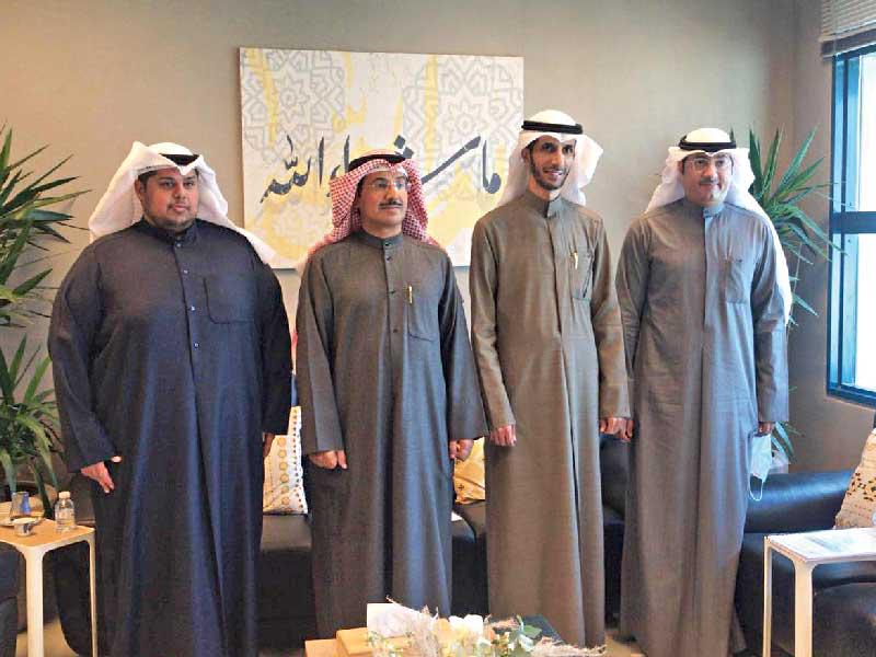 محاضرو الندوة من اليمين العبدالله والعنزي والرميضي والجدعي