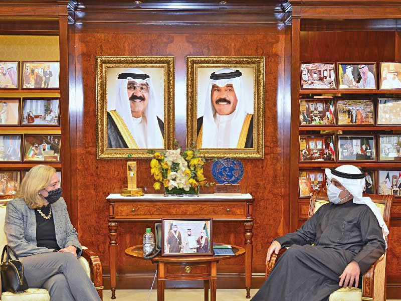  وزير الخارجية، الشيخ د. أحمد الناصر مستقبلاً السفيرة الأميركية 