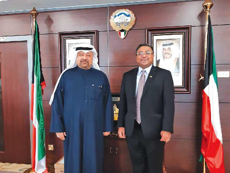 الأمين العام للمجلس الأعلى للتخطيط والتنمية د. خالد مهدي والسفير الهندي لدى الكويت تسيبي جورج