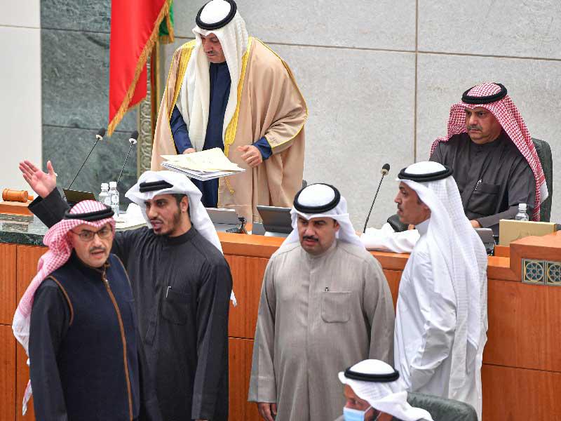 من اليسار  محمد المطير وبدر الداهوم وخالد العتيبي وثامر السويط في جلسة سابقة للمجلس 