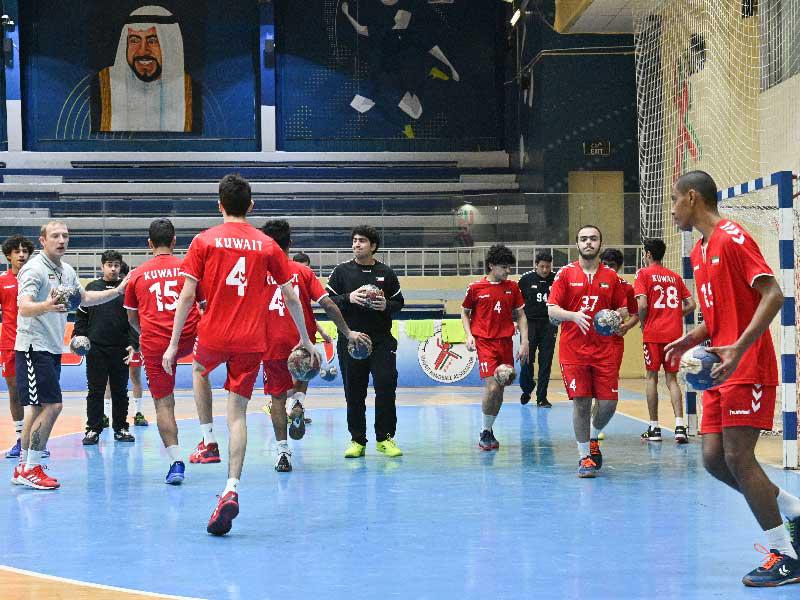 جانب من تدريبات منتخب مستقبل اليد «تصوير نوفل إبراهيم»