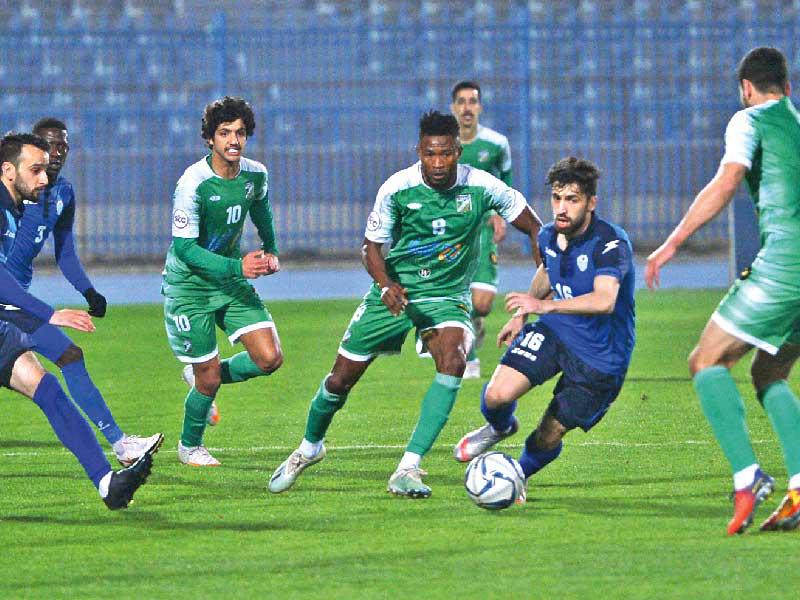 جانب من مباراة العربي والشباب