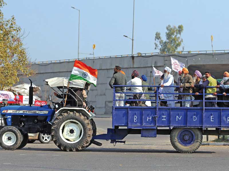 المزارعون يغلقون الطرق السريعة في أنحاء متفرقة من الهند 