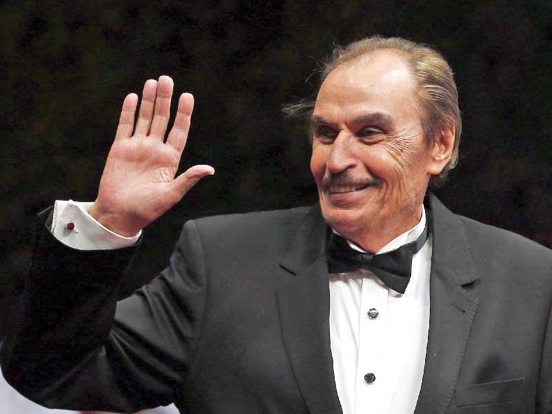 الفنان الراحل عزت العلايلي