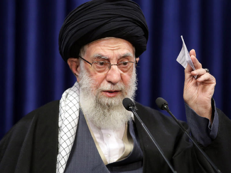 المرشد الإيراني علي خامنئي 