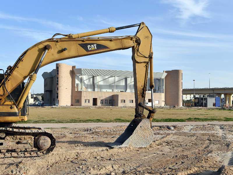 بدء أعمال الحفر لوضع الأساسات