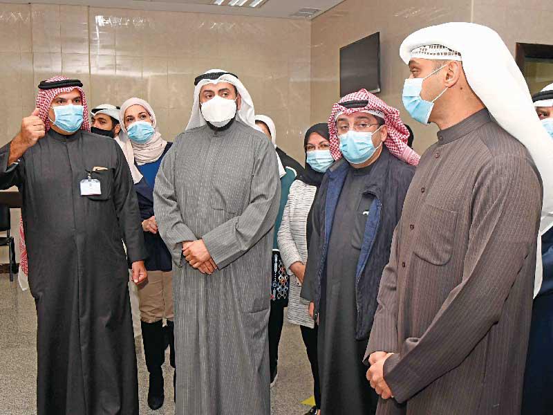 وزير الصحة يستمع لشرح عن مركز المسايل قبل تدشينه أمس