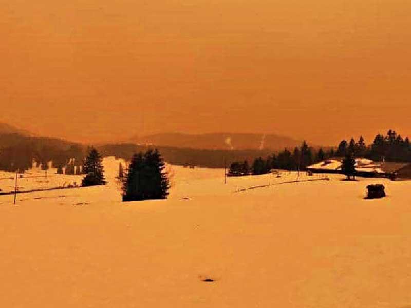 السماء ليست زرقاء فوق بعض مناطق سويسرا وفرنسا