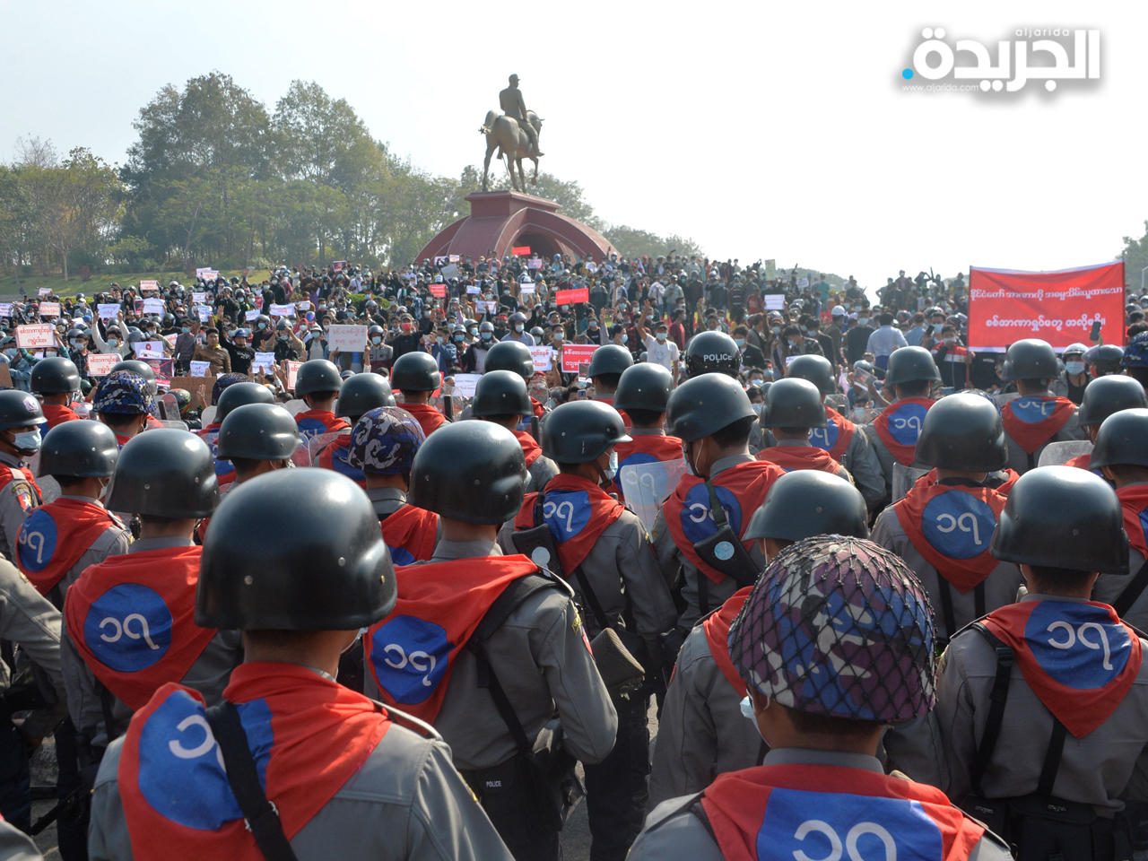 تفريق مناهضي الانقلاب في ميانمار بخراطيم المياه