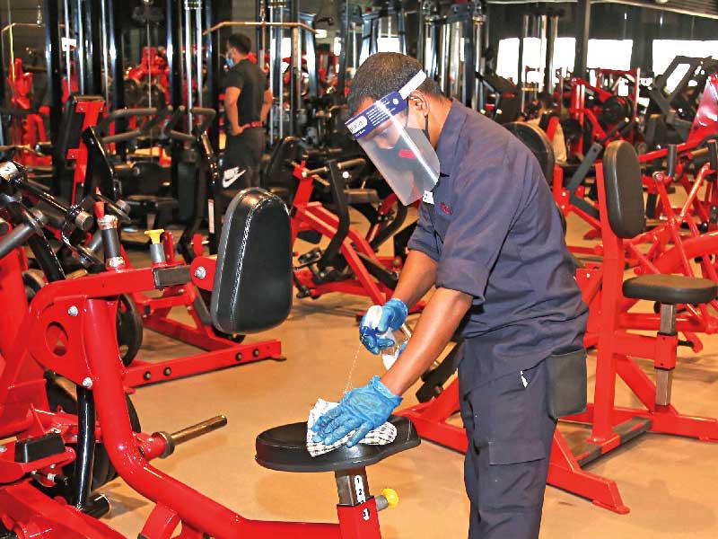 جانب من الاحترازات الصحية بالاندية