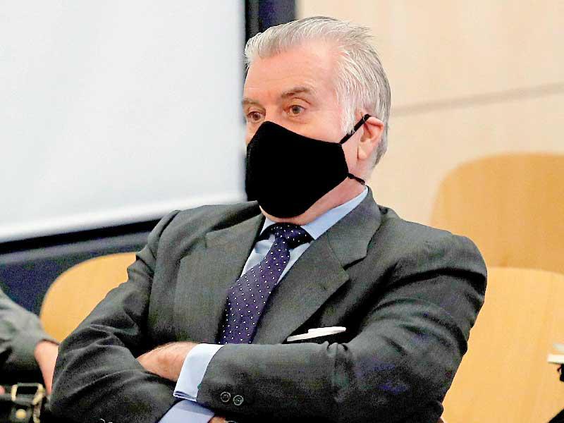 أمين الصندوق السابق لحزب الشعب الإسباني لويس بارسيناس