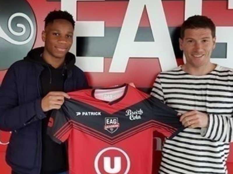 اللاعب الفرنسي إيفواري الأصل إيزاك دروغبا