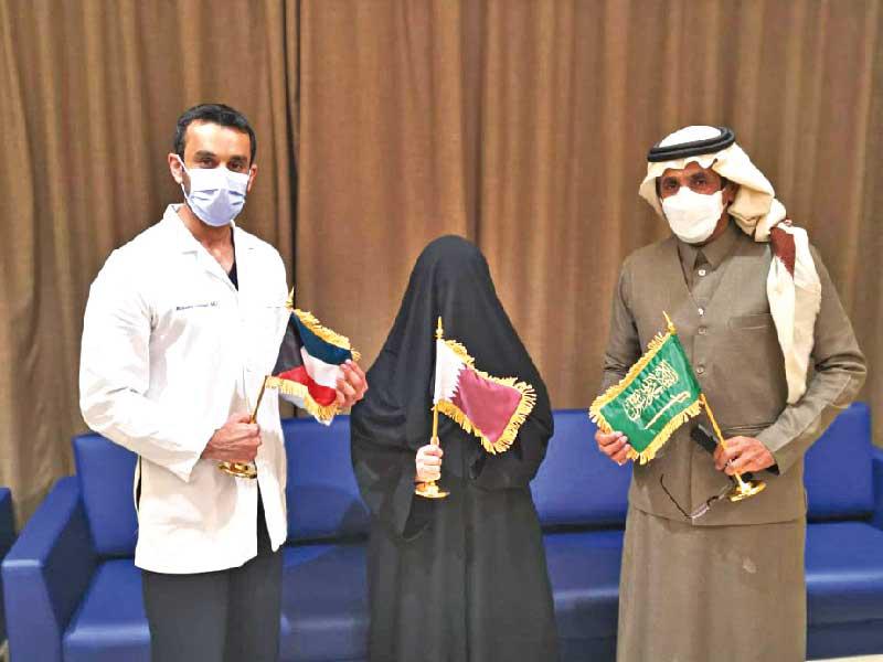  جراح العظام والمخترع الكويتي د. مثنى سرطاوي ومريضته القطرية