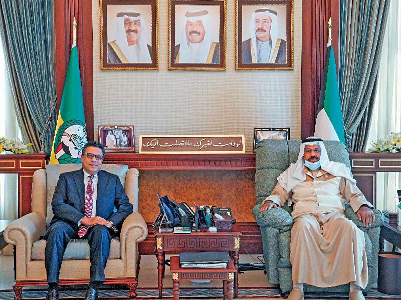  نائب رئيس الحرس الوطني الشيخ أحمد النواف مستقبلا سفير مصر أمس