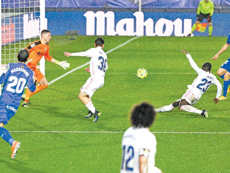 مندي نجم ريال مدريد يحرز هدفه في مرمى خيتافي