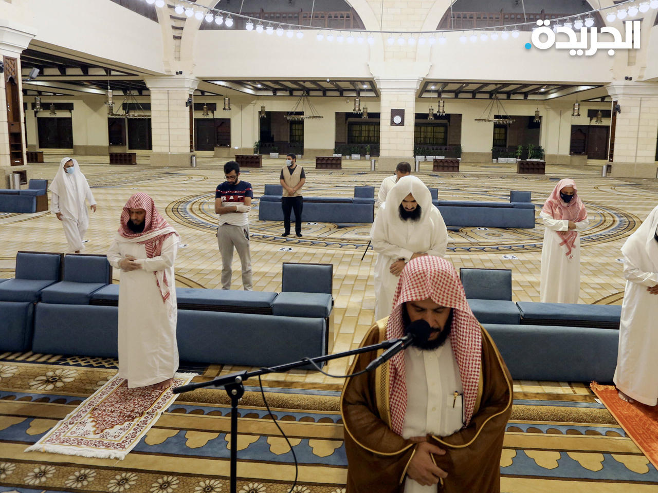 تطبيق الاجراءات الاحترازية في مساجد السعودية