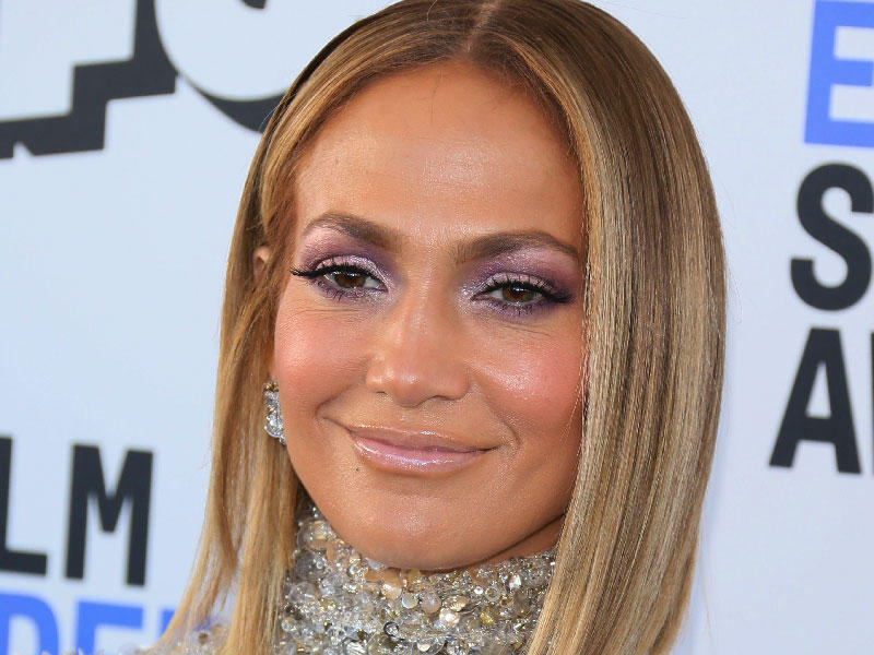 المغنية جنيفر لوبيز