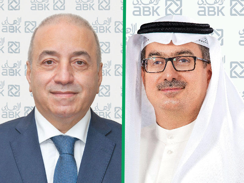 طلال بهبهاني رئيس مجلس إدارة البنك الأهلي الكويتي - جورج ريشاني الرئيس التنفيذي لمجموعة البنك الأهلي الكويتي 