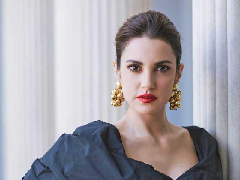 الفنانة درة