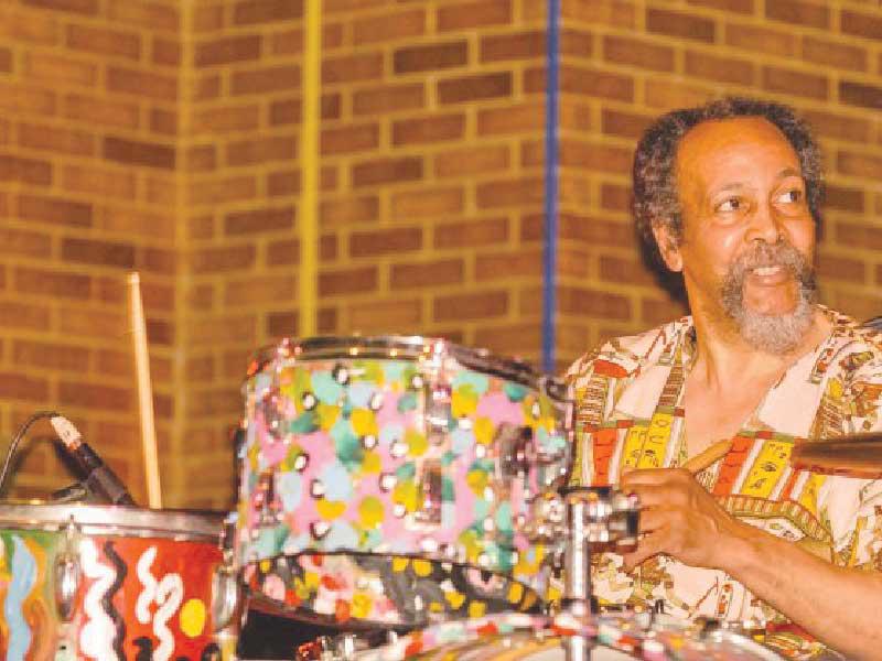 عازف موسيقى الجاز الأميركى ميلفورد جريفز 