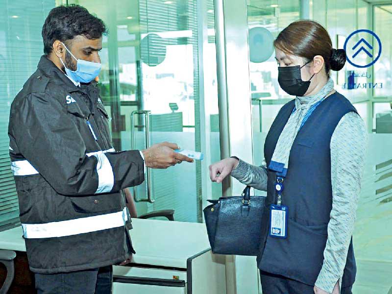 شركة الخطوط الجوية الكويتية العمل على تعقيم جميع مرافق الشركة باستمرار