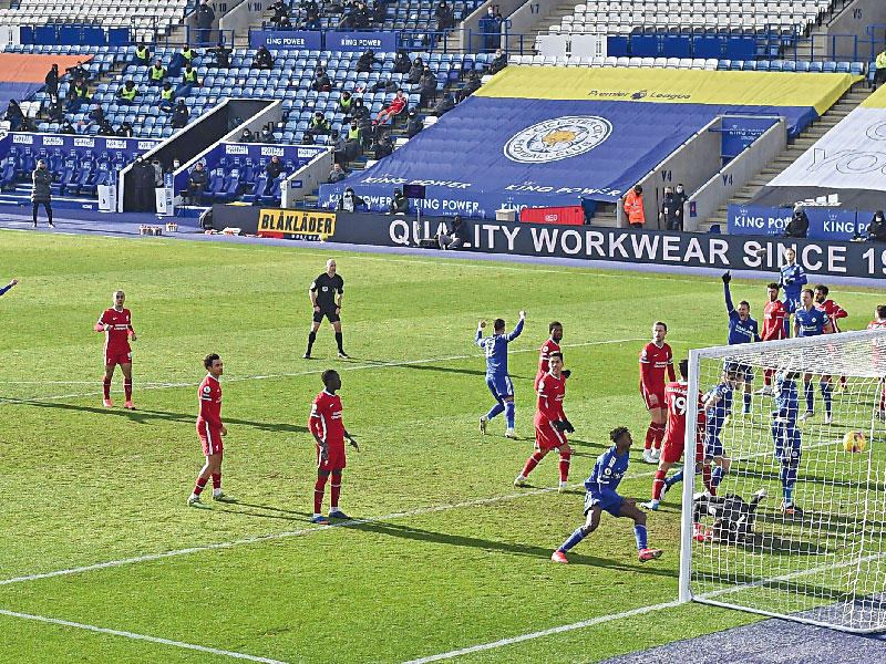 بارنز نجم ليستر يحرز الهدف الثالث