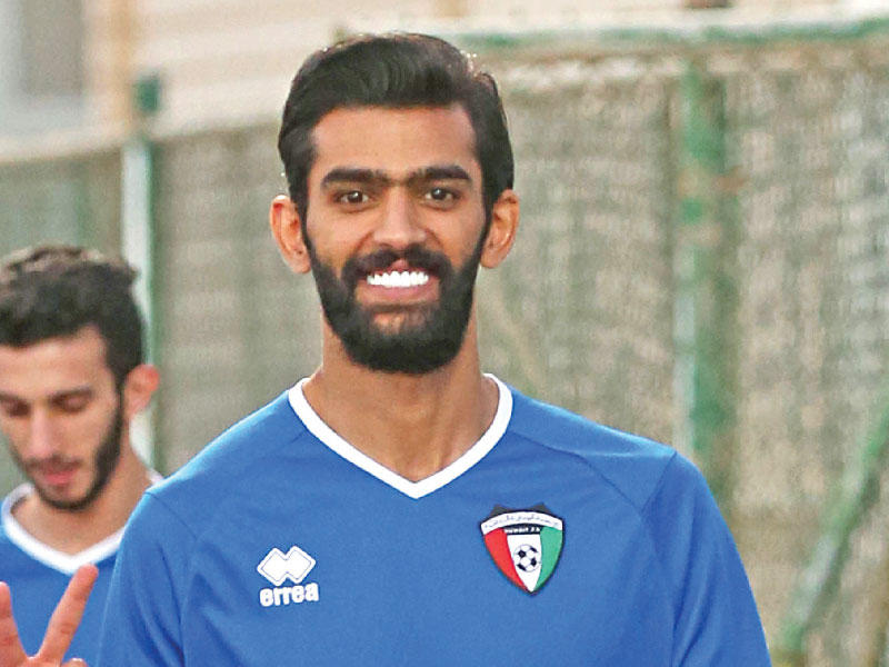  لاعب فريقي الكويت والقادسية الدولي السابق خالد القحطاني