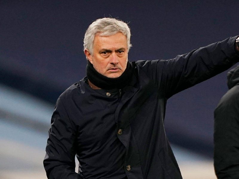 المدير الفني لتوتنهام هوتسبير جوزيه مورينيو