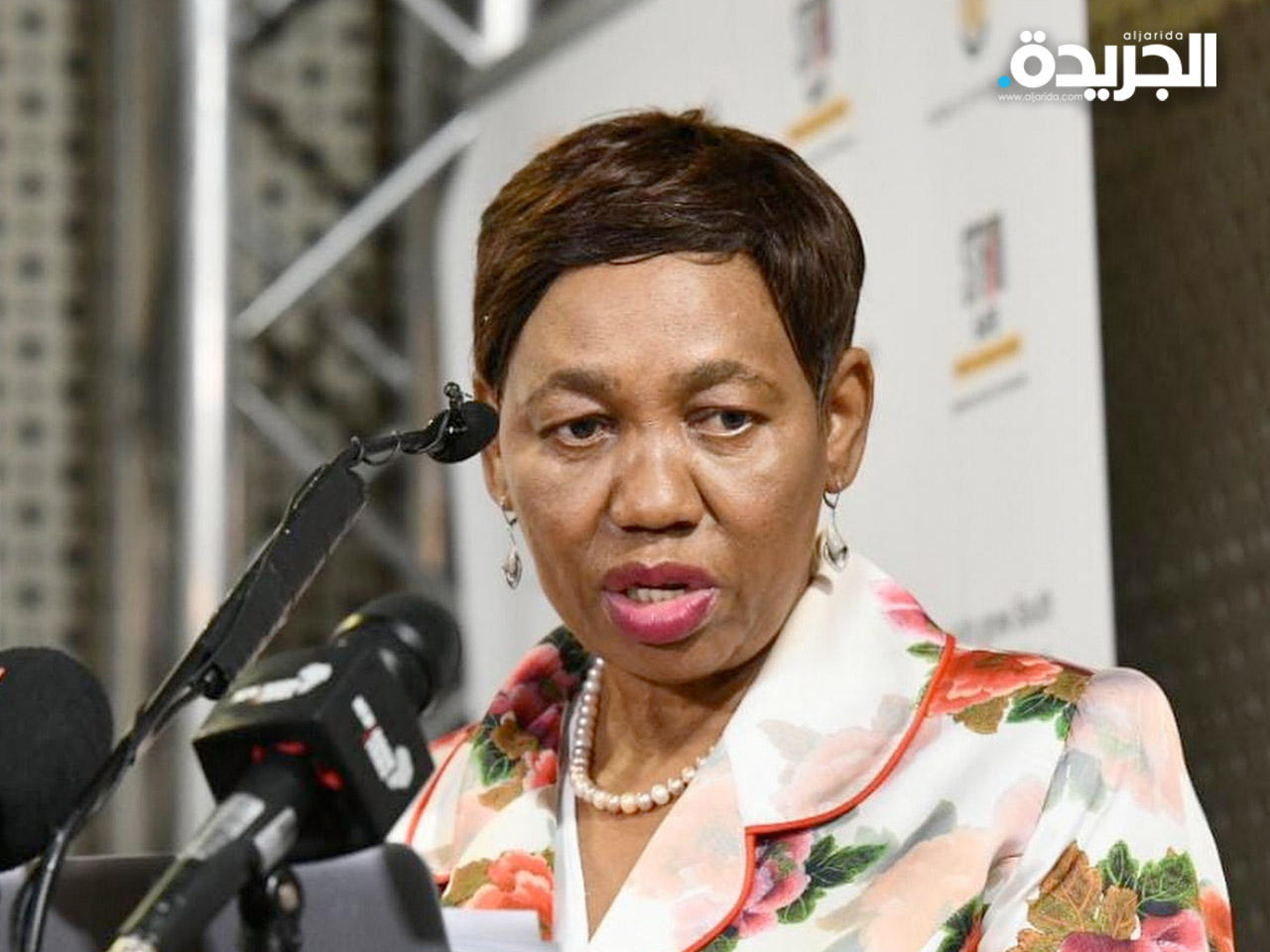 وزيرة التعليم في جنوب إفريقيا أنجي موتشيكغا