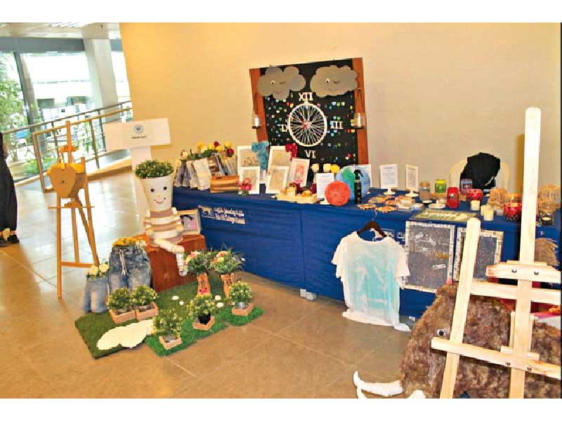 مشاركات الطالبات في مسابقة إعادة التدوير 