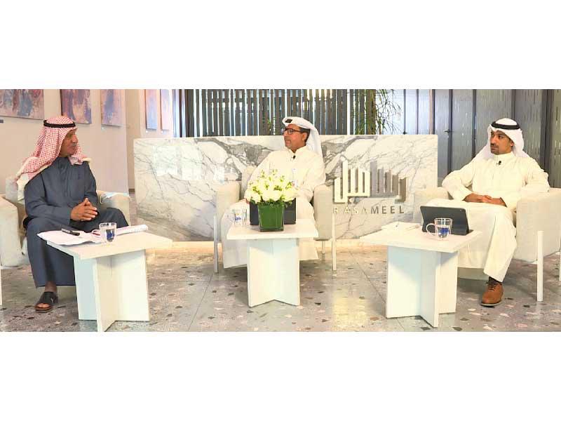 من اليمين دخيل الدخيل وعلي الفليج وجاسم السعدون خلال المؤتمر