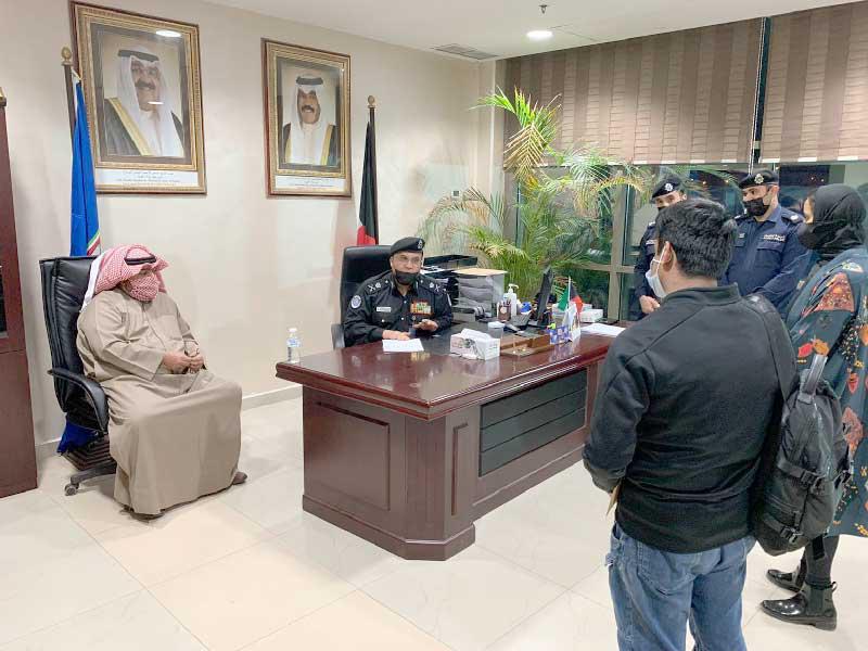 العلي خلال تفقد «شؤون الإقامة» أمس الأول