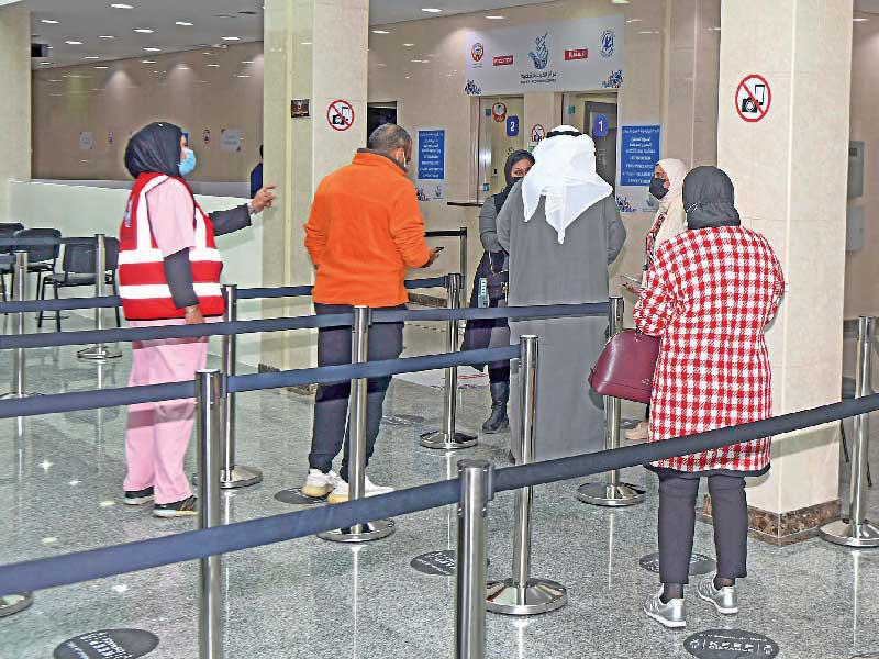 جانب من حملة التطعيم ضد «كورونا» بمركز المسايل الصحي  (ارشيف)