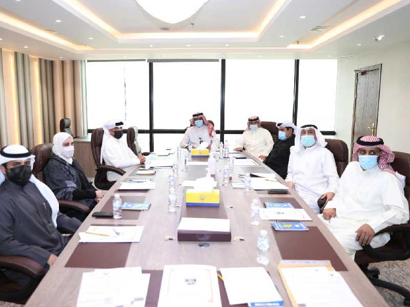 جانب من اجتماع اللجنة العليا 