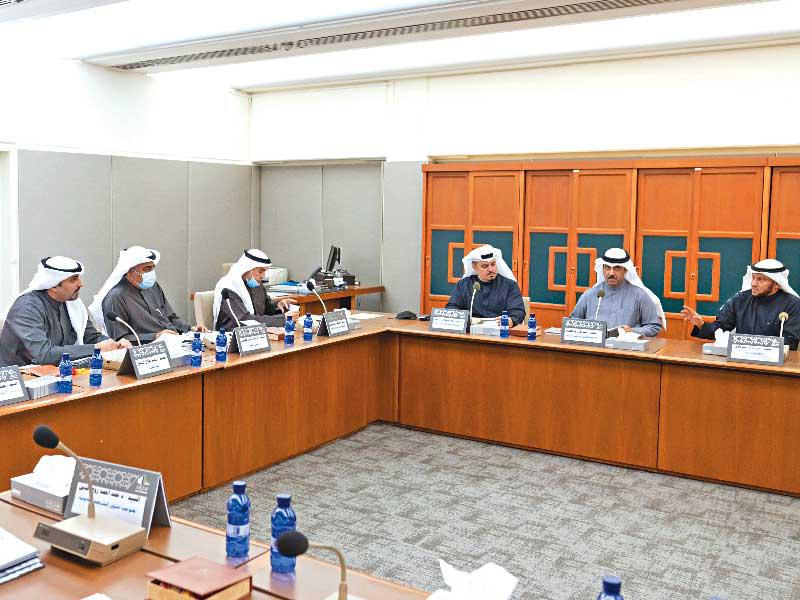  لجنة الشؤون التشريعية والقانونية البرلمانية في اجتماع سابق