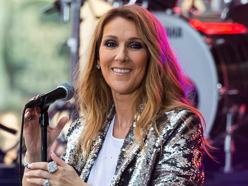 المغنية سيلين ديون 