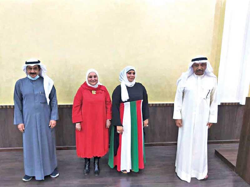 المشاركون في الأمسية الشعرية 