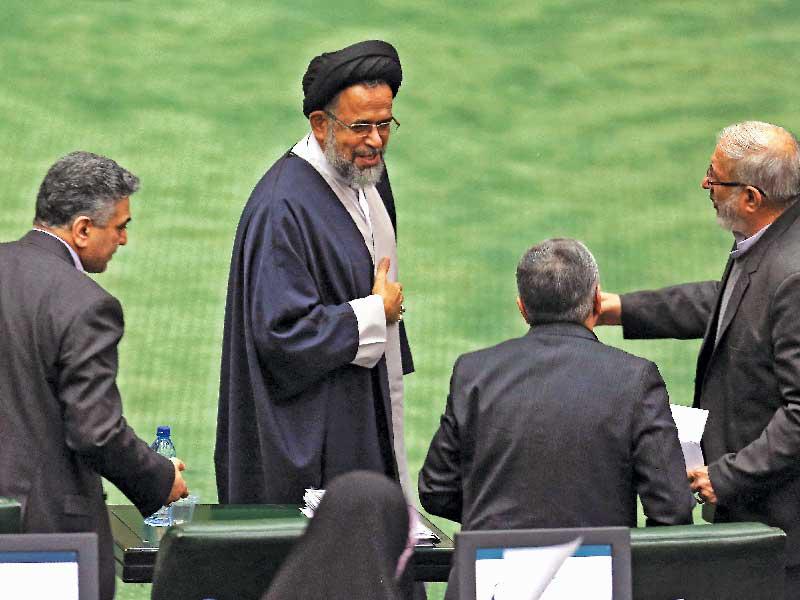 وزير الاستخبارات محمود علوي في مجلس الشورى (أرشيف)