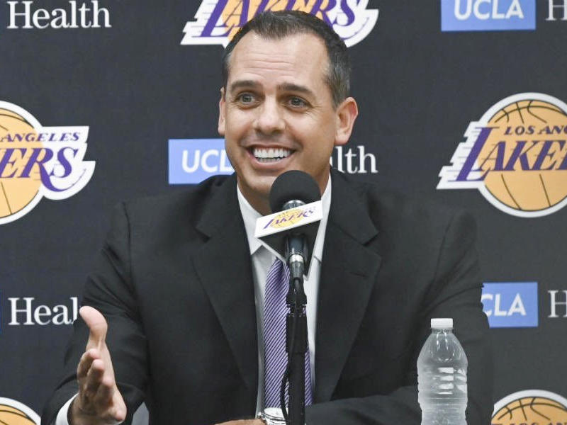 مدرب لوس أنجلس ليكرز فرانك فوغل