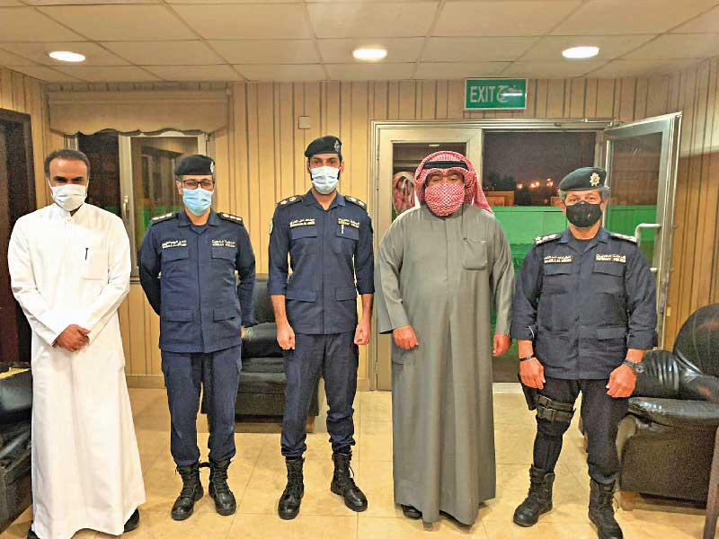  وزير الداخلية الشيخ ثامر العلي خلال جولته التفقدية