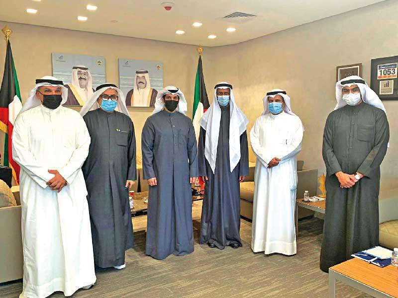 وزير الدولة لشؤون الشباب عبدالرحمن المطيري ورئيس اتحاد المكاتب الهندسية م. بدر السلمان خلال اللقاء