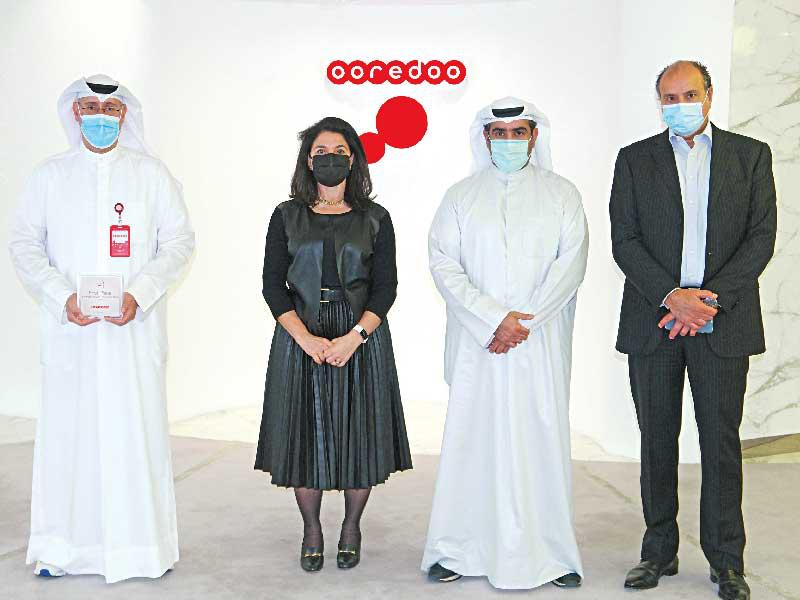 من اليمين- فادي قعوار وعبدالعزيز يعقوب البابطين و فاتن أبو غزالة ومجبل الأيوب