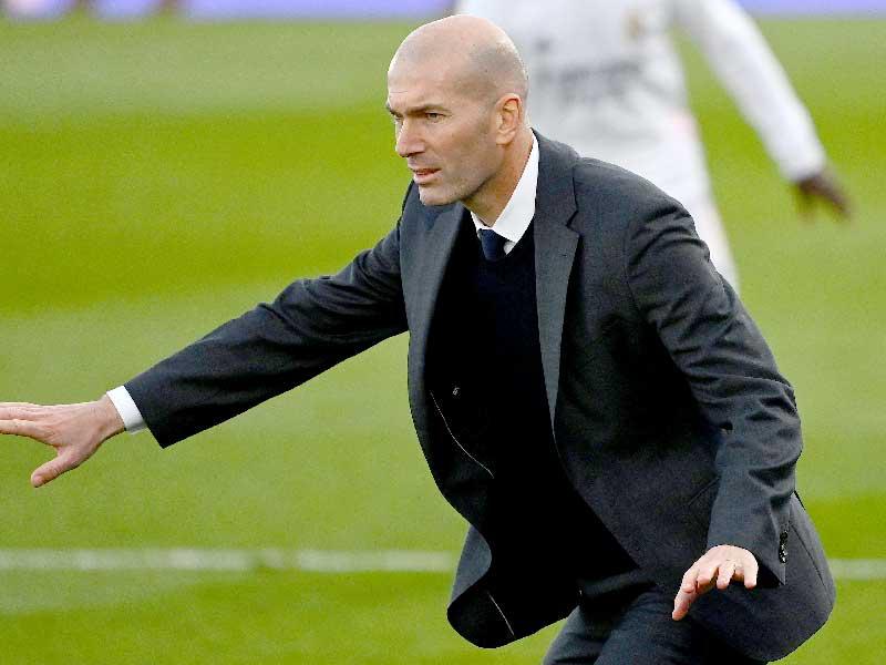 المدير الفني لريال مدريد الفرنسي زين الدين زيدان
