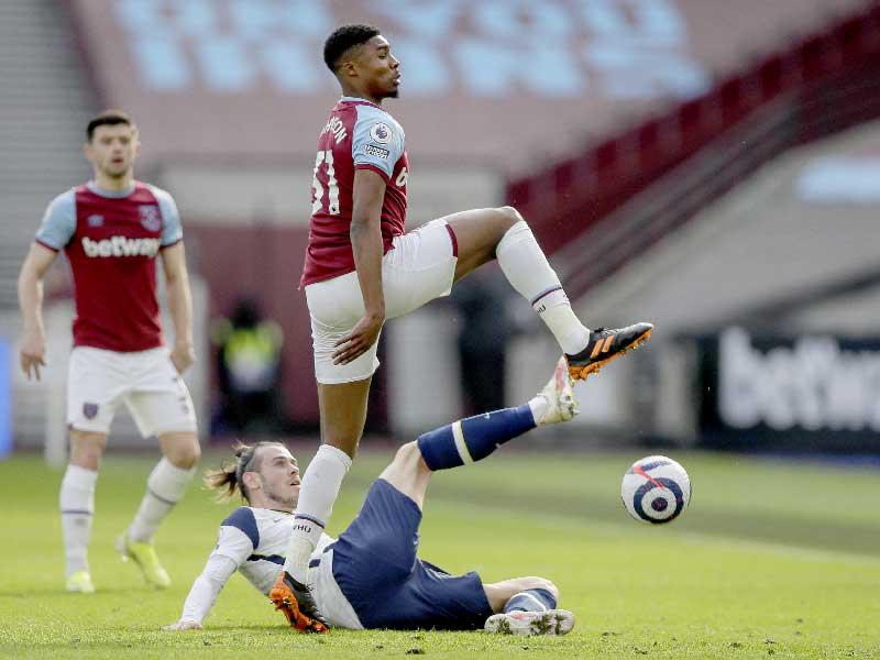 جانب من مباراة توتنهام وويست هام