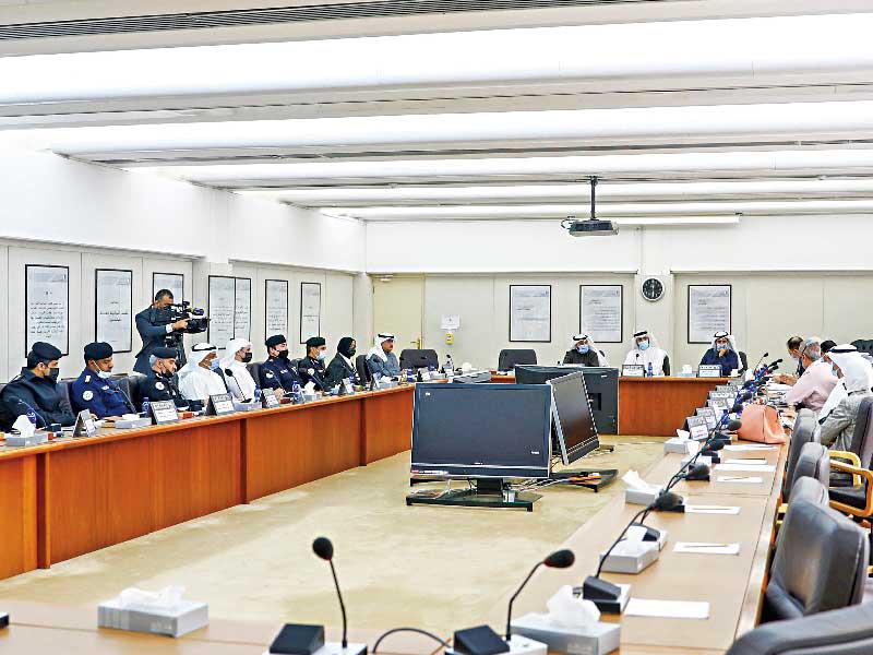  لجنة الظواهر السلبية في اجتماعها امس