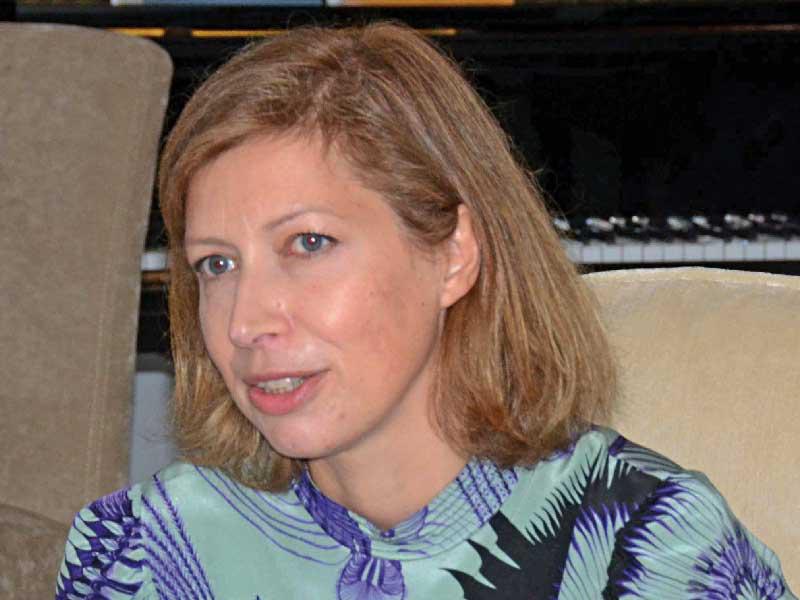 السفيرة الفرنسية لدى الكويت آن كلير لوجوندر