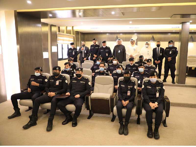 لقطة جماعية للمشاركين في البرنامج التدريبي