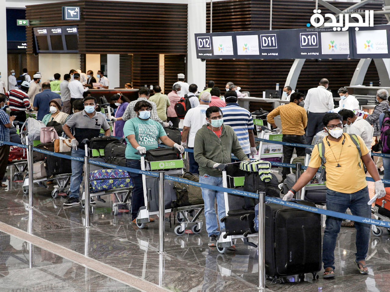 عُمان تعلق دخول القادمين من عشر دول بينها السودان ولبنان