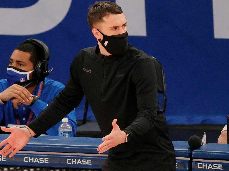 مدرب مينيسوتا تمبروولفز راين سوندرز