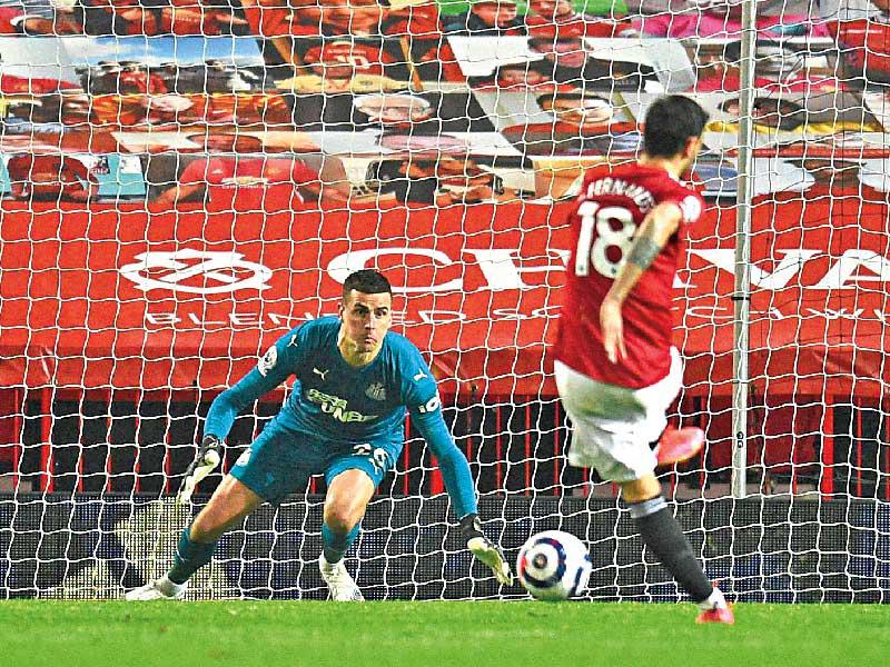 برونو فيرنانديز يسجل هدفا من ركلة جزاء